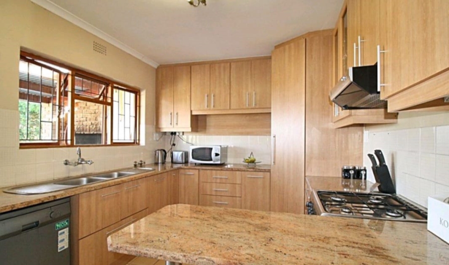 To Let 3 Bedroom Property for Rent in Heldervue Western Cape